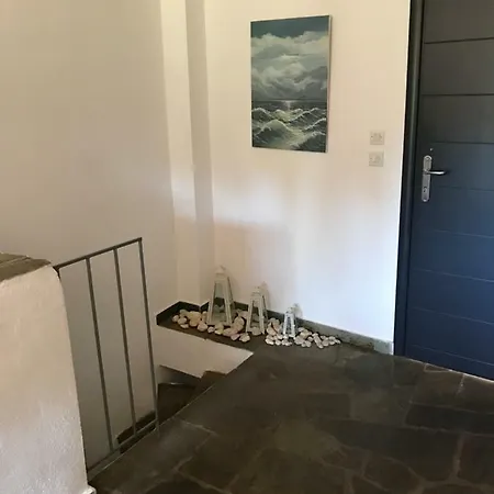 Small Maisonette Néa Fókaia